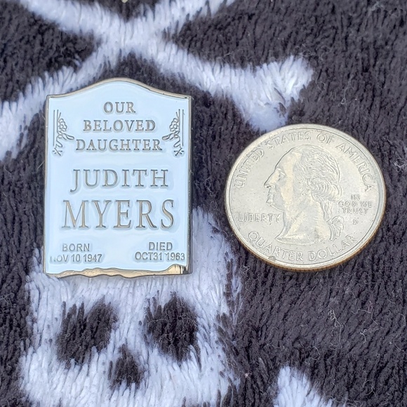 Judith Myers Tombstone Pin Halloween Michael Myers - Picture 4 of 6